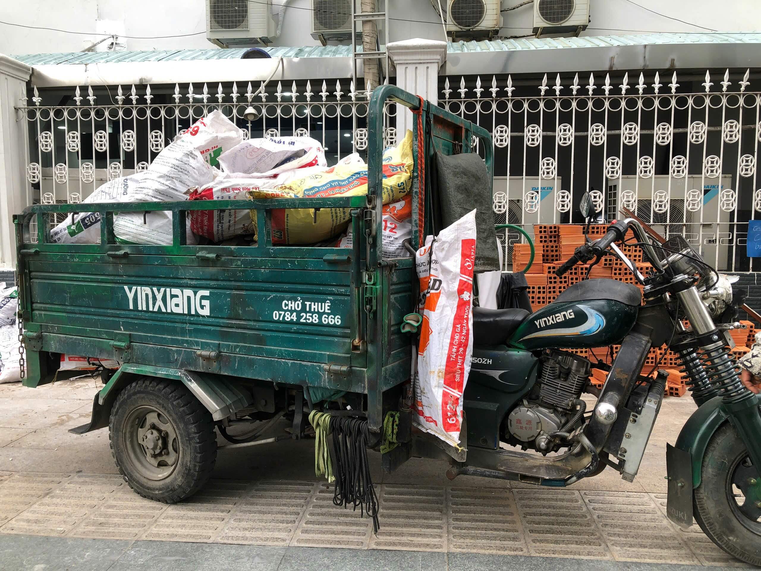 Thuê xe ba gác dọn đổ rác giá rẻ gần đây