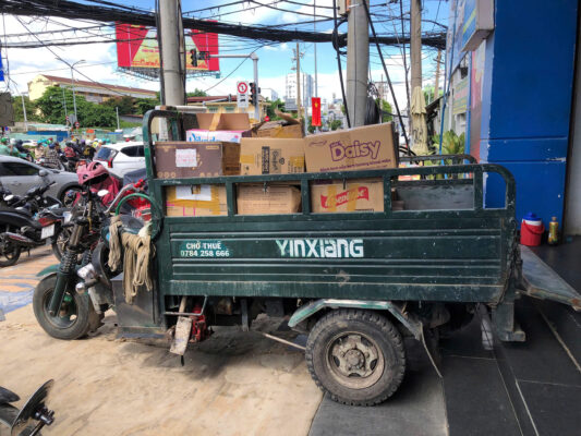 Thu gom hàng tồn kho hết hạn hoặc hỏng hóc tại Tân Bình